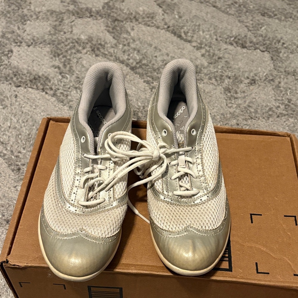 adidas Women's Silver and White golf shoes